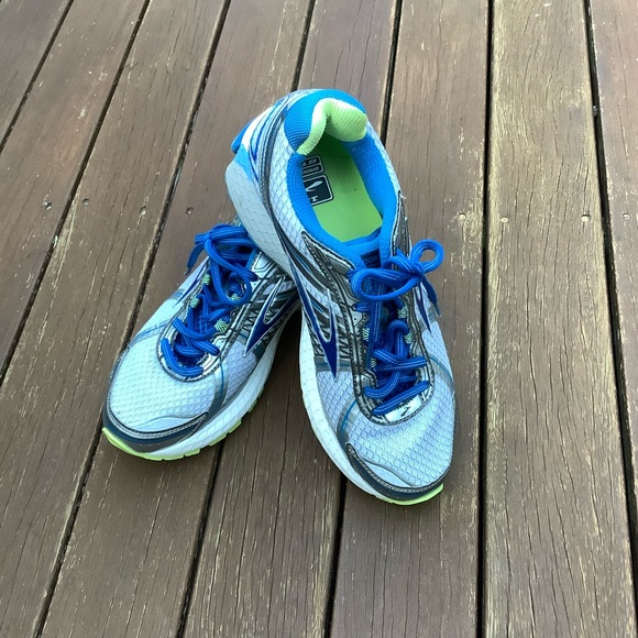 Brooks GTS-15 running shoe - Picture 1 of 9